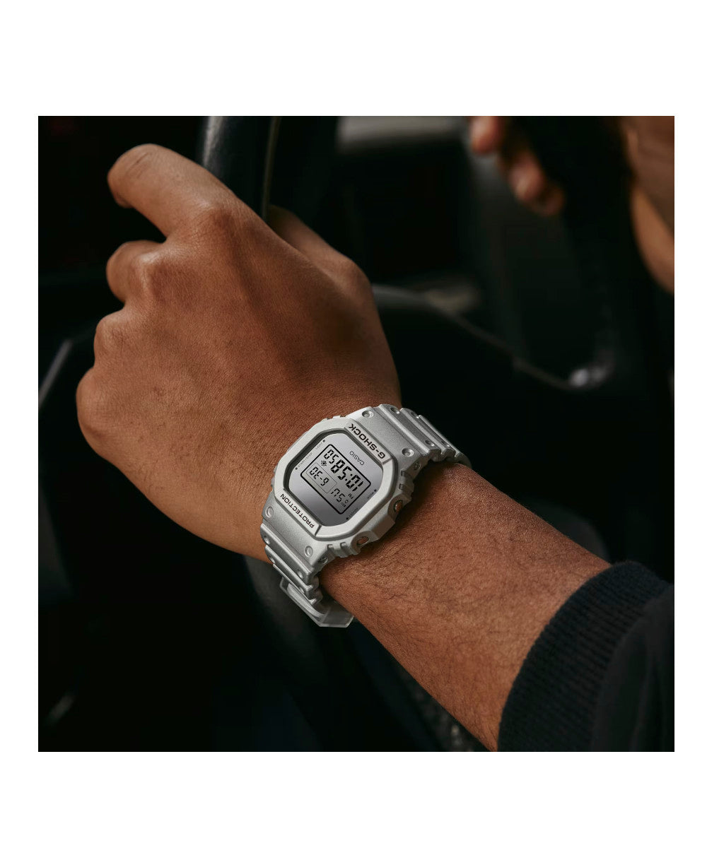 RELOJ CASIO G-SHOCK DW-5600FF-8DR- PLATEADO - Tiendas Casio TITEC