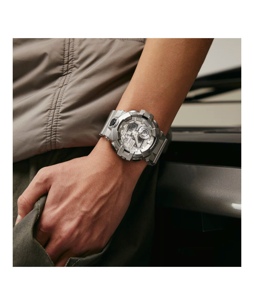 RELOJ CASIO G-SHOCK GA-700FF-8ADR- PLATEADO - Tiendas Casio TITEC