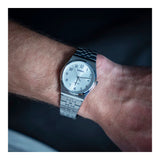 Reloj Casio MTP-B145D-7BVDF para hombre de cuarzo con fechador blanco